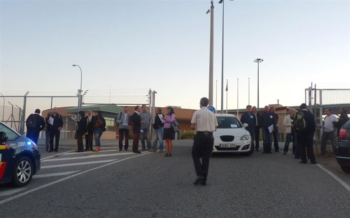  Concentración A Las Puertas De La Prisión Segoviana