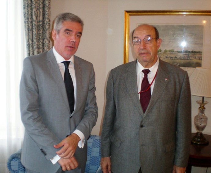 Fuentes-Pila y rector UIMP