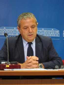 Salvador Fuentes en la rueda de prensa