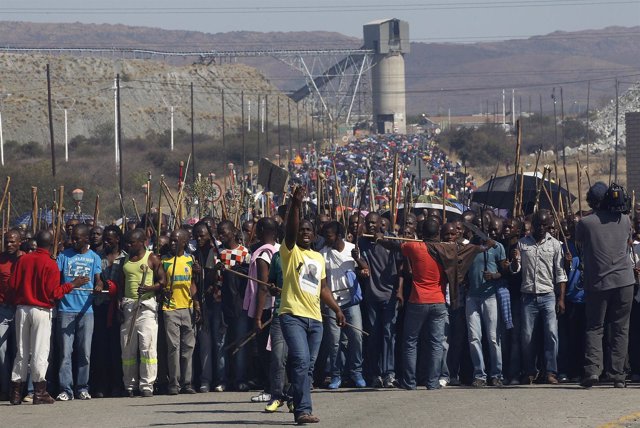 Marcha minera en Sudáfrica a favor de mejoras salariales