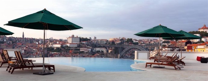 Piscina De The Yeatman Oporto