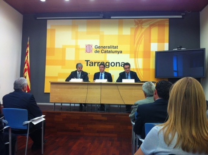 El Conseller Ll.Recoder Firma Un Convenio Por El Medio Ambiente Con La AEQT