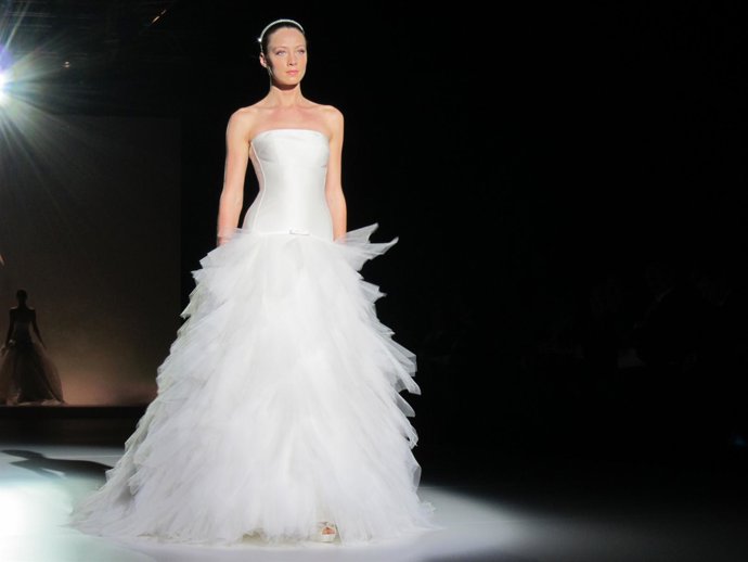 Desfile De Rosa Clarà En La Bridal Week 2012, Moda Nupcial, Novia