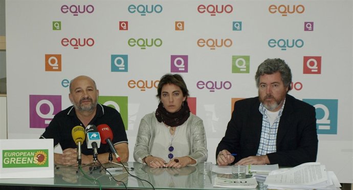 El portavoz estatal de Equo, Juan López de Uralde (derecha)