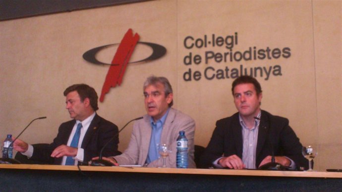 Los Diputados De SI A.López Tena Y U.Bertran Y Alcalde Arenys Munt M.Ximenis