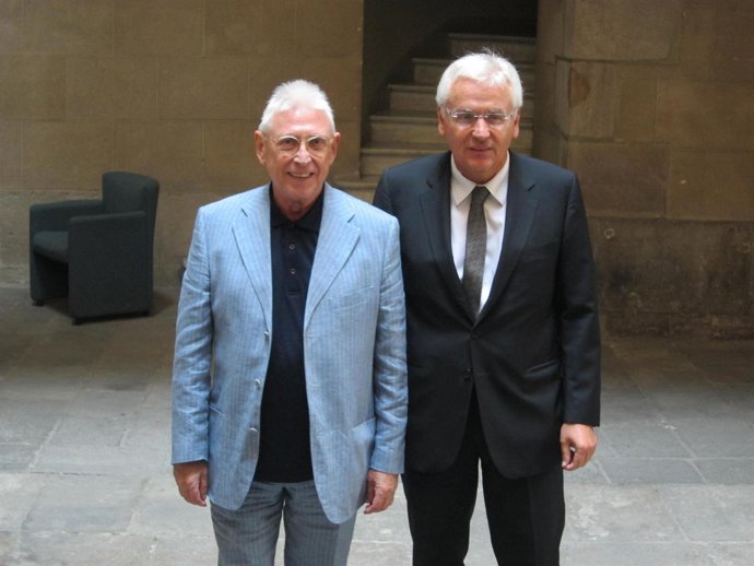 Raimon con el conseller de Cultura F.Mascarell