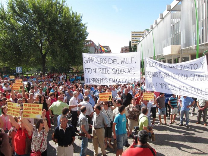 Concentración De Ganaderos Del Sector Lácteo En Córdoba