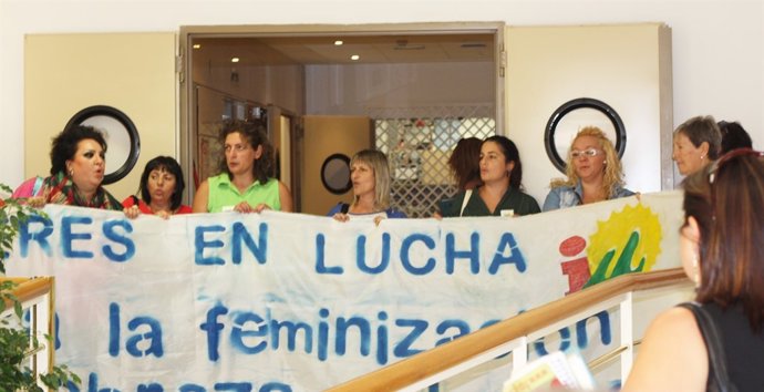 Encierro De Mujeres En La Caleta Contra La Feminización De La Pobreza