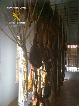Jamones recuperados por la Guardia Civil