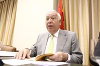 Margallo avisa a Mas de que no cabe la secesión unilateral en la Constitución