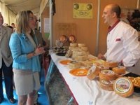 Teniente considera la Feria Rayana un "acto de rebeldía" de sus organizadores para "plantarle cara a la crisis"