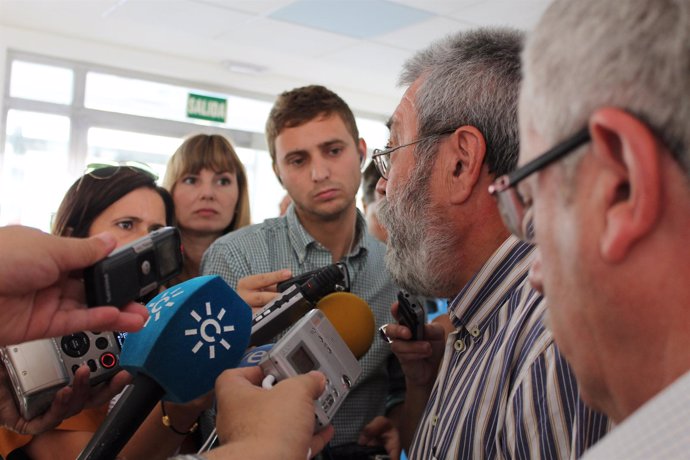 Méndez Y Toxo Atienden A Los Medios Antes De Participar En Los Cursos De La UNIA
