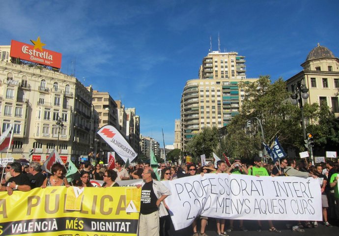 Protestas En Valencia En El Inicio De Curso