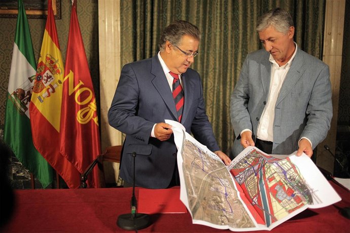 El alcalde de Sevilla Juan Ignacio Zoido, y el concejal Maximiliano Vílchez
