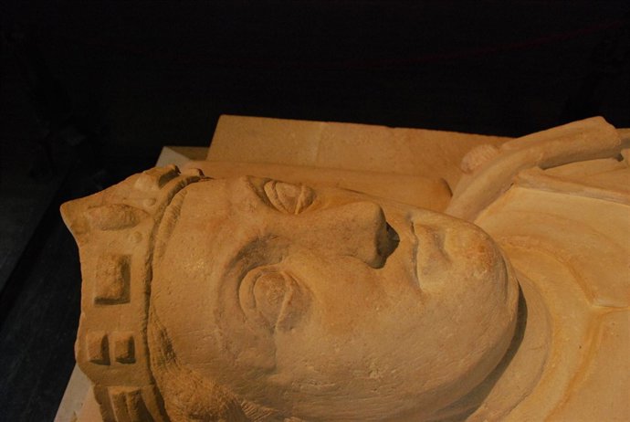 El sepulcro de Sancho VII el Fuerte, restaurado. 