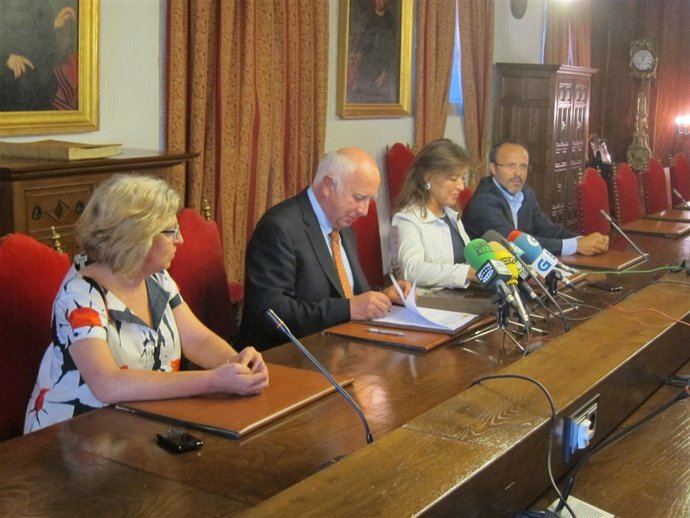 Firma Convenio Entre USC Y Xunta Para El Sistema 'Miavizor'