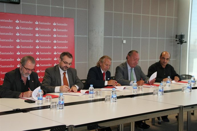 Pacto para externalizar los compromisos de pensiones en Santander