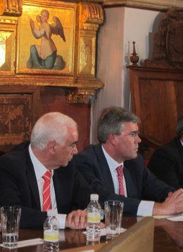 Luciano Alonso, Junto Al Alcalde De Jaén, José Enrique Fernández De Moya.