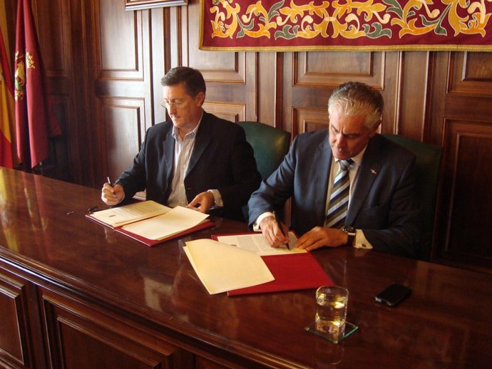 El alcalde de Teruel y el consejero Antonio Suárez