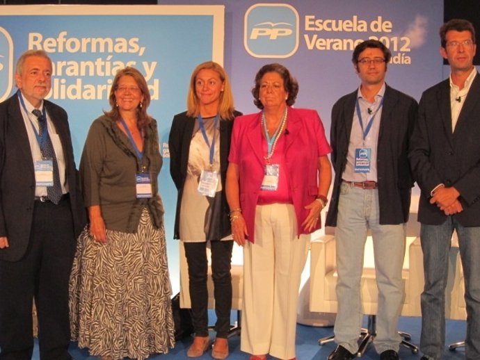Participantes En La Mesa Redonda De La Escuela De Verano Del PP