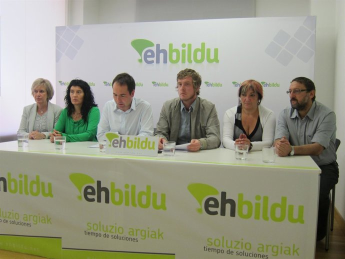 Rueda de prensa de EH Bildu en Pamplona.