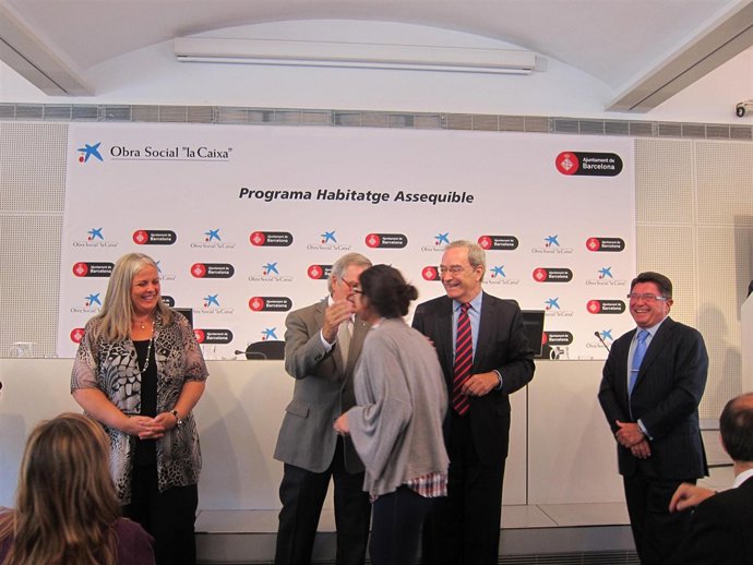 Trias En La Entrega De Llaves De Viviendas Sociales De La Caixa