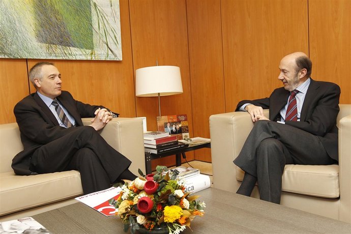 Pere Navarro (PSC) Y Alfredo Pérez Rubalcaba (PSOE)