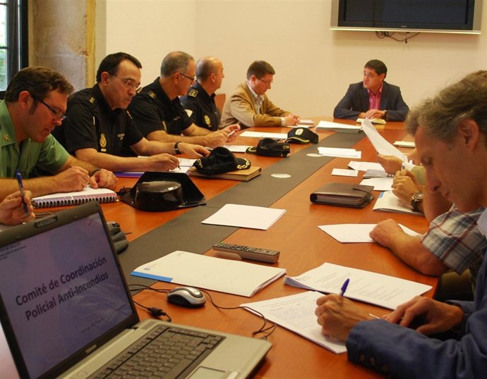 O COMITÉ DE COORDINACIÓN POLICIAL ANTI INCENDIOS AVALIOU A MARCHA DA CAMPAÑA DE 