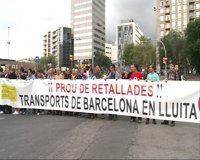 Economía/Transportes.- Centenares de empleados de Renfe, Adif y TMB se manifiestan en Barcelona 