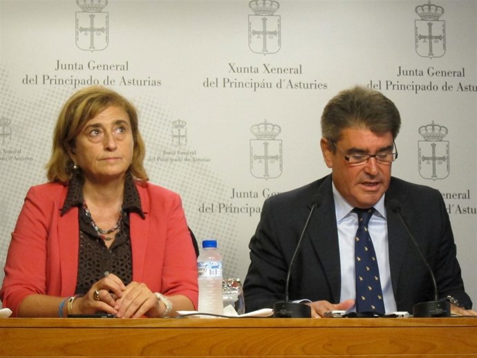 Victoria Delgado Y Alfonso Román (PP), En Rueda De Prensa