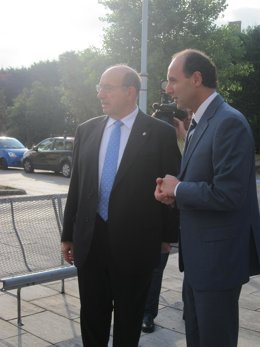Diego antes de la inauguración de la Reunión de Geomorfología