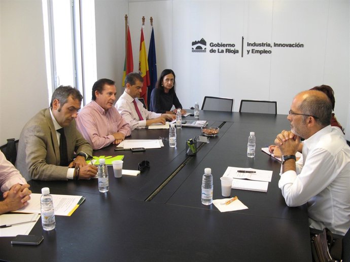 Reunión entre el consejero de Empleo y STAR