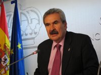 El consejero de Economía y Empleo presenta un patrimonio de 182.510 euros y dos vehículos