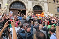 Gritos de "fuera, fuera" a Rudi en la inauguración de curso en Aragón