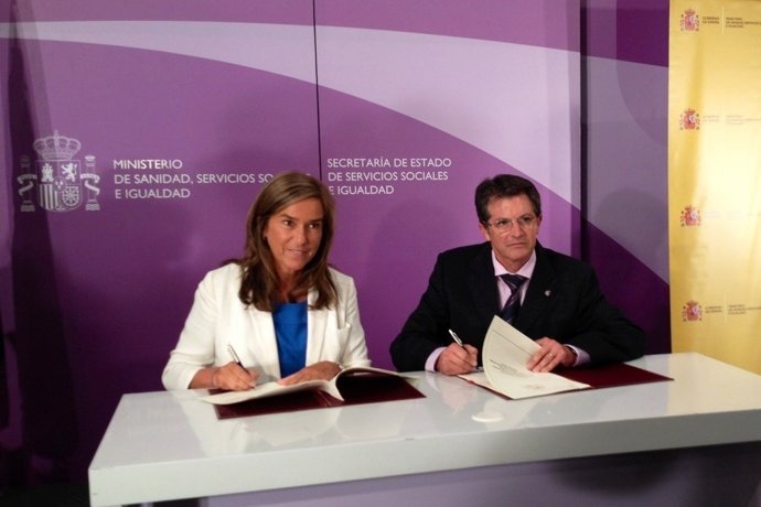 Imagen de la firma del convenio