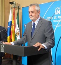 Griñán rechaza que se hayan eliminado párrafos del informe de la Cámara de Cuentas sobre ERE, que no está concluido