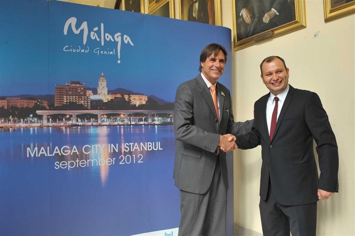 Caneda y el director general de Turkish Airlines 