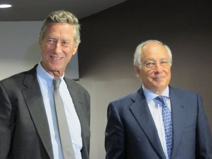 El Economista Jefe Del FMI, Olivier Blanchard, Y El Dtor.Gral.De La Caixa, Joan 