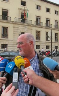 Caballero no cree "verdad" que se hallaran huesos en Alfacar pero pide a la Fiscalía que investigue