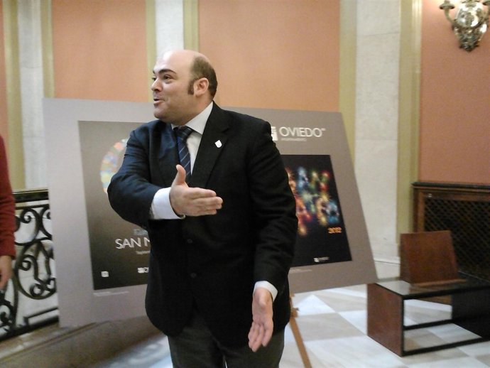 El Alcalde De Oviedo, Agustín Iglesias Caunedo.