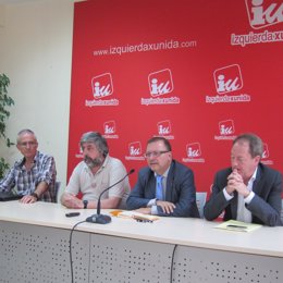 Rueda De Prensa De IU Con Trabajadores De Renfe-Adif
