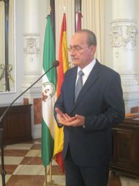 De la Torre aboga por "reflexionar" sobre los metros en Andalucía y confía en alcanzar un "mensaje común"