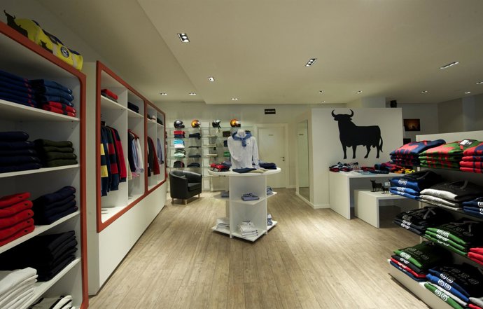 Inauguración De La Tienda De Osborne En Burgos