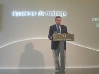 Bendodo, en contra de dar prioridad a unos proyectos sobre otros, cree lógico terminar lo que está empezado