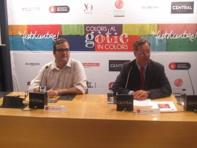 A. Garriga y J. Cottet (presidente de Barnacentre) presentan 'Colors al Gòtic'