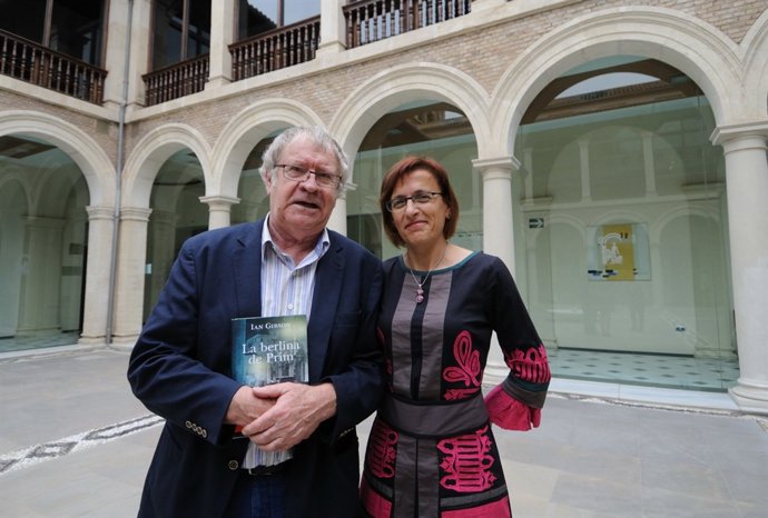 Ian Gibson y Ana Gámez