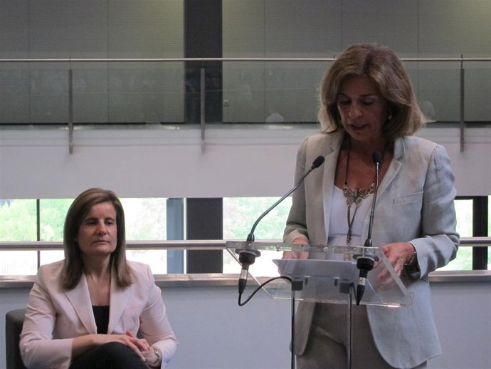 La alcaldesa de Madrid, Ana Botella, y la ministra de Empleo, Fátima Báñez.