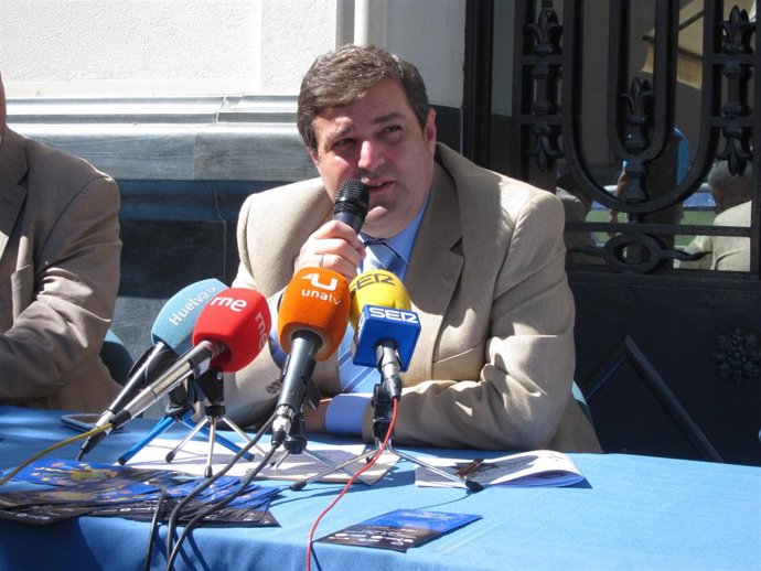 Francisco J. Martínez. 