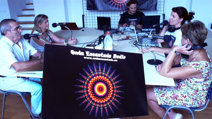 Tertulia De 'Onda Encantada Radio'