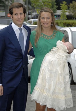 Carla Goyanes y Jorge Benguria bautizan a su hijo Carlos